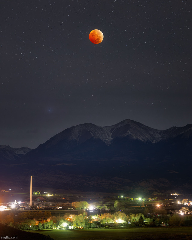Blood Moon | image tagged in awesome | made w/ Imgflip meme maker