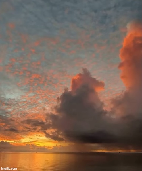 cloud looks like a kid eating a sandwich | image tagged in awesome | made w/ Imgflip meme maker