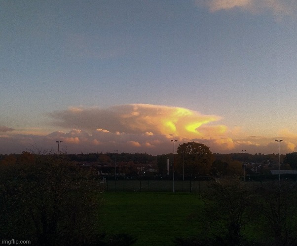 Anvil Cloud, London | image tagged in photography | made w/ Imgflip meme maker