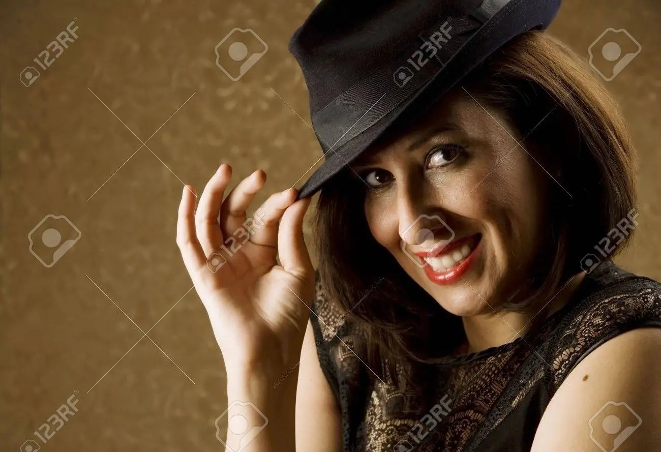 High Quality Tip Fedora Spanish Blank Meme Template