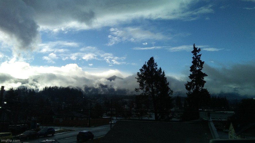 Cloudy Mountain in Washington | made w/ Imgflip meme maker