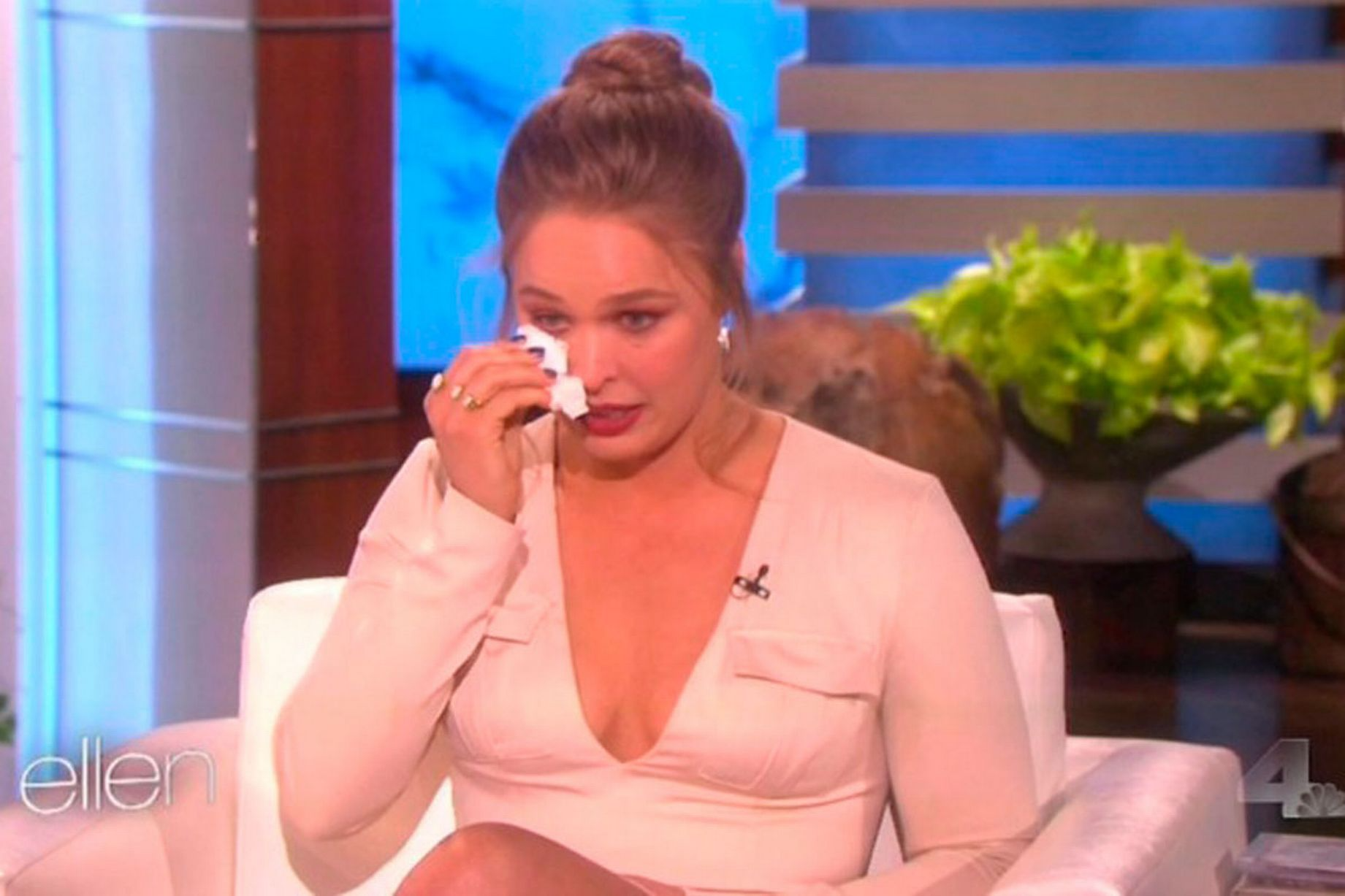 Ronda Rousey crying Blank Meme Template