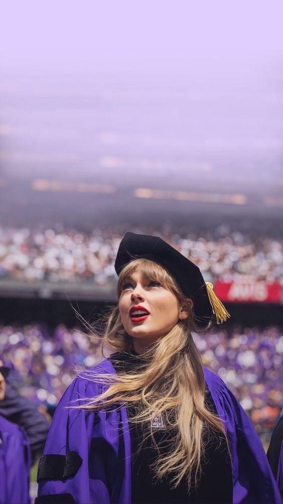 Taylor Swift graduate Blank Meme Template