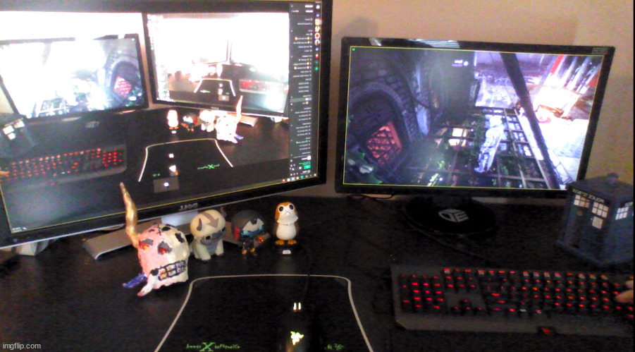 my set up (the pictures in verted tho ( im right handed, being left handed is cringe) | made w/ Imgflip meme maker