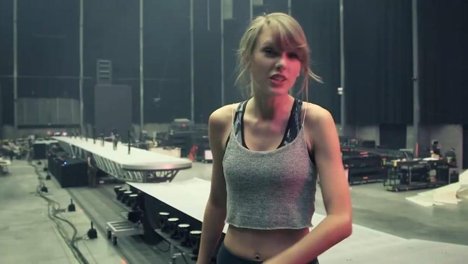 Taylor Swift backstage Blank Meme Template