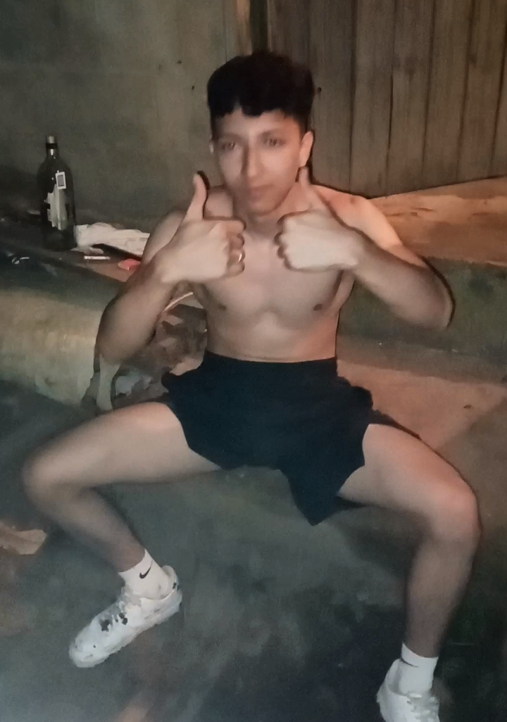 Estoy bien Blank Meme Template