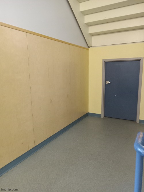 I don't remember this door. | made w/ Imgflip meme maker