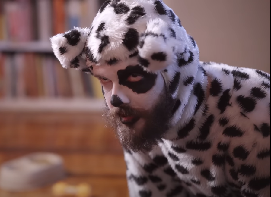 High Quality Diogo defante vestido de cachorro Blank Meme Template