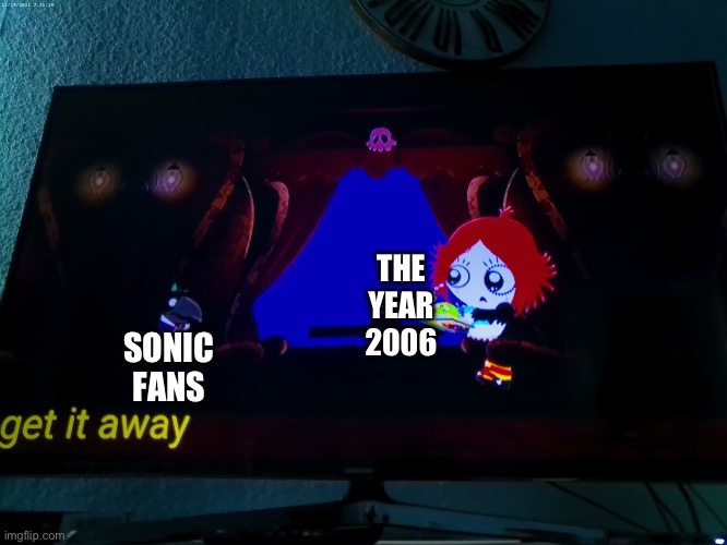 Scared Crow | SONIC FANS; THE YEAR 2006 | image tagged in scared crow | made w/ Imgflip meme maker