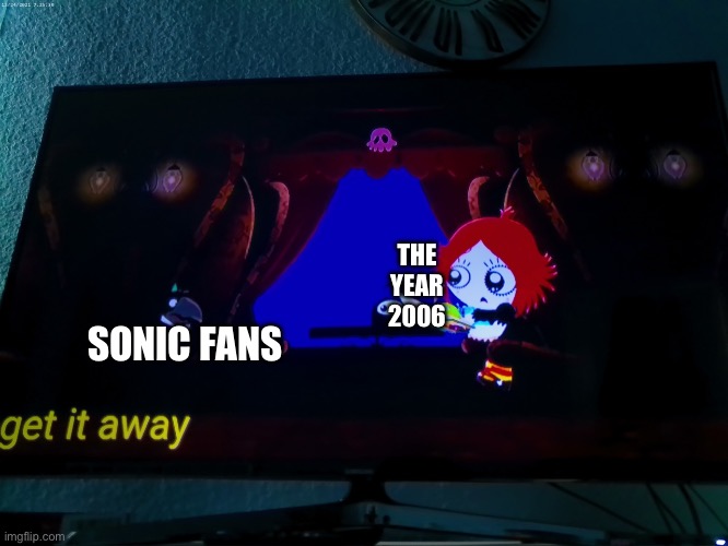 Seriously though he went downhill pretty bad | THE YEAR 2006; SONIC FANS | image tagged in scared crow | made w/ Imgflip meme maker