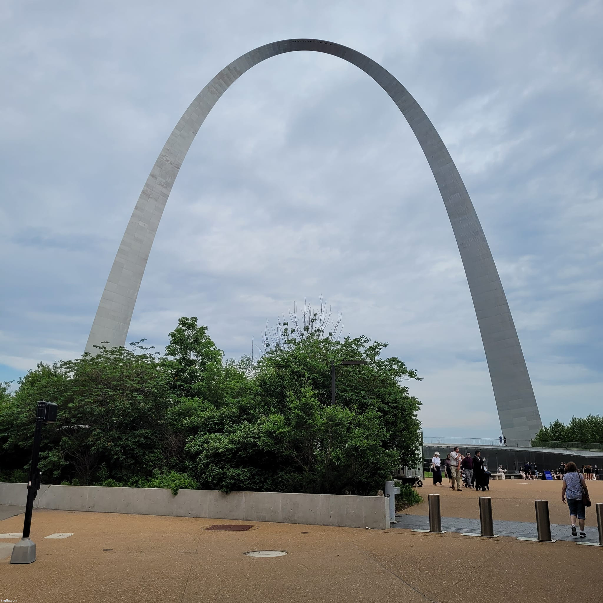 St Louis arch from a few years ago | image tagged in photography | made w/ Imgflip meme maker