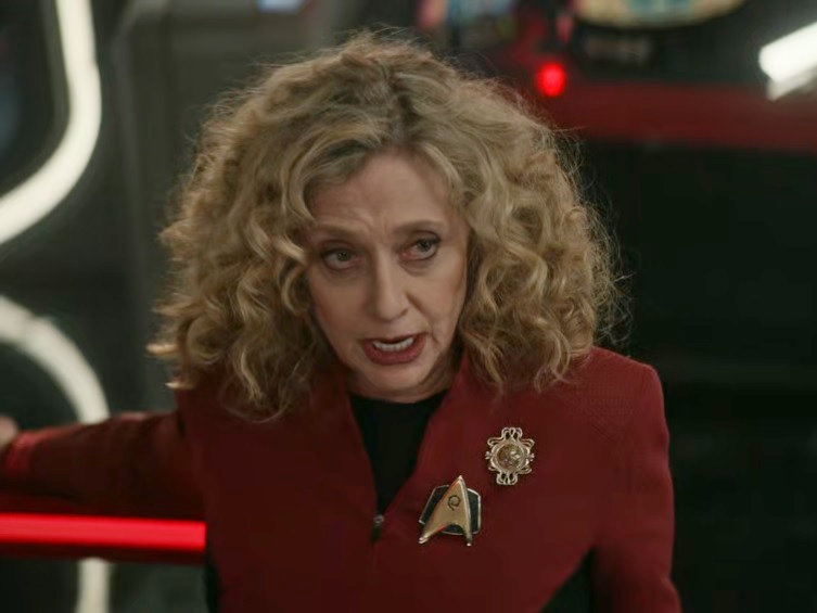 Carol Kane as Pelia in Strange New Worlds Blank Meme Template