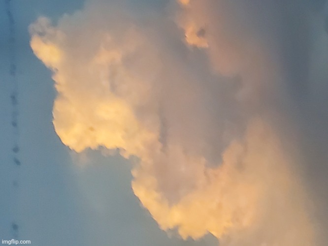 Crazy Dave cloud | image tagged in crazy dave cloud | made w/ Imgflip meme maker