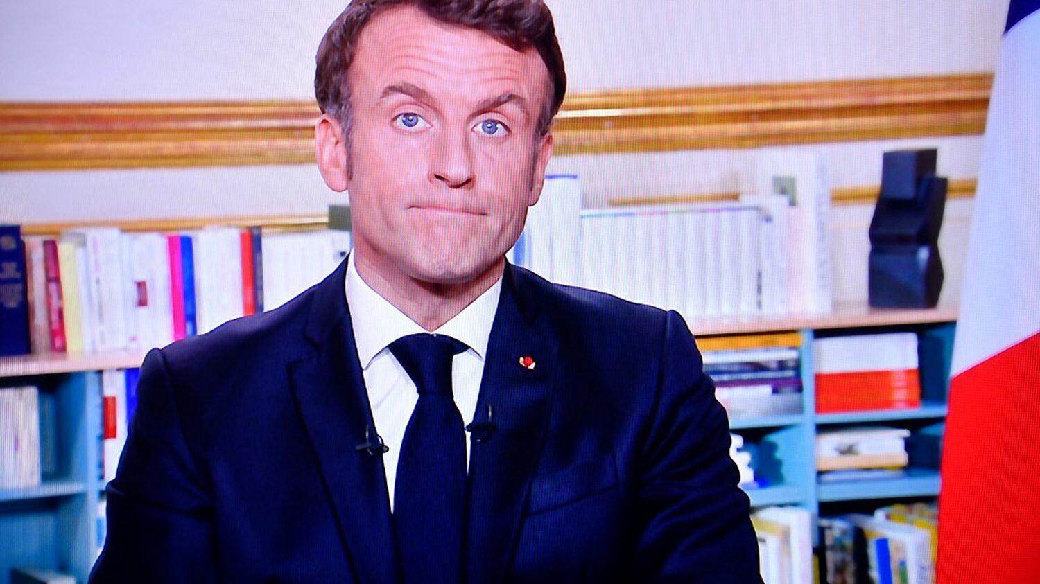 Macron qui aurait pu prédire Blank Meme Template