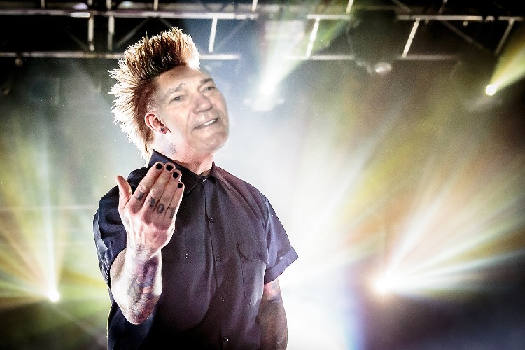 kewlews face on Jacoby Shaddix of papa roach. | image tagged in jacoby shaddix,kewlew | made w/ Imgflip meme maker