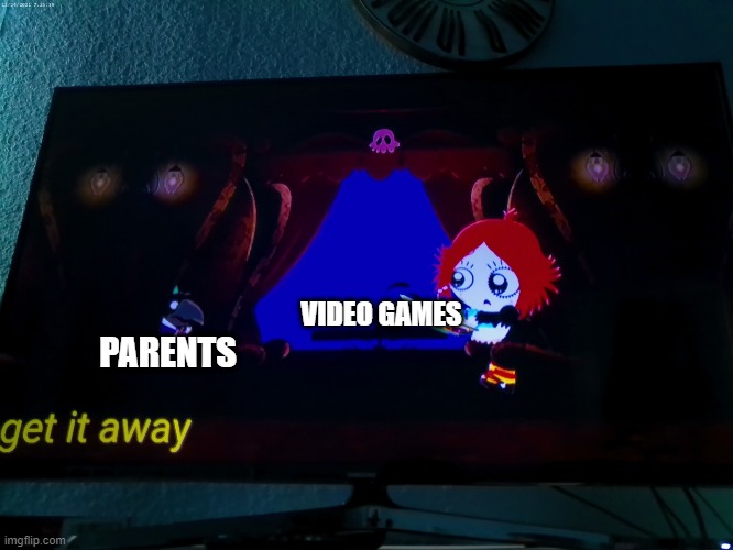 Scared Crow | VIDEO GAMES; PARENTS | image tagged in scared crow | made w/ Imgflip meme maker