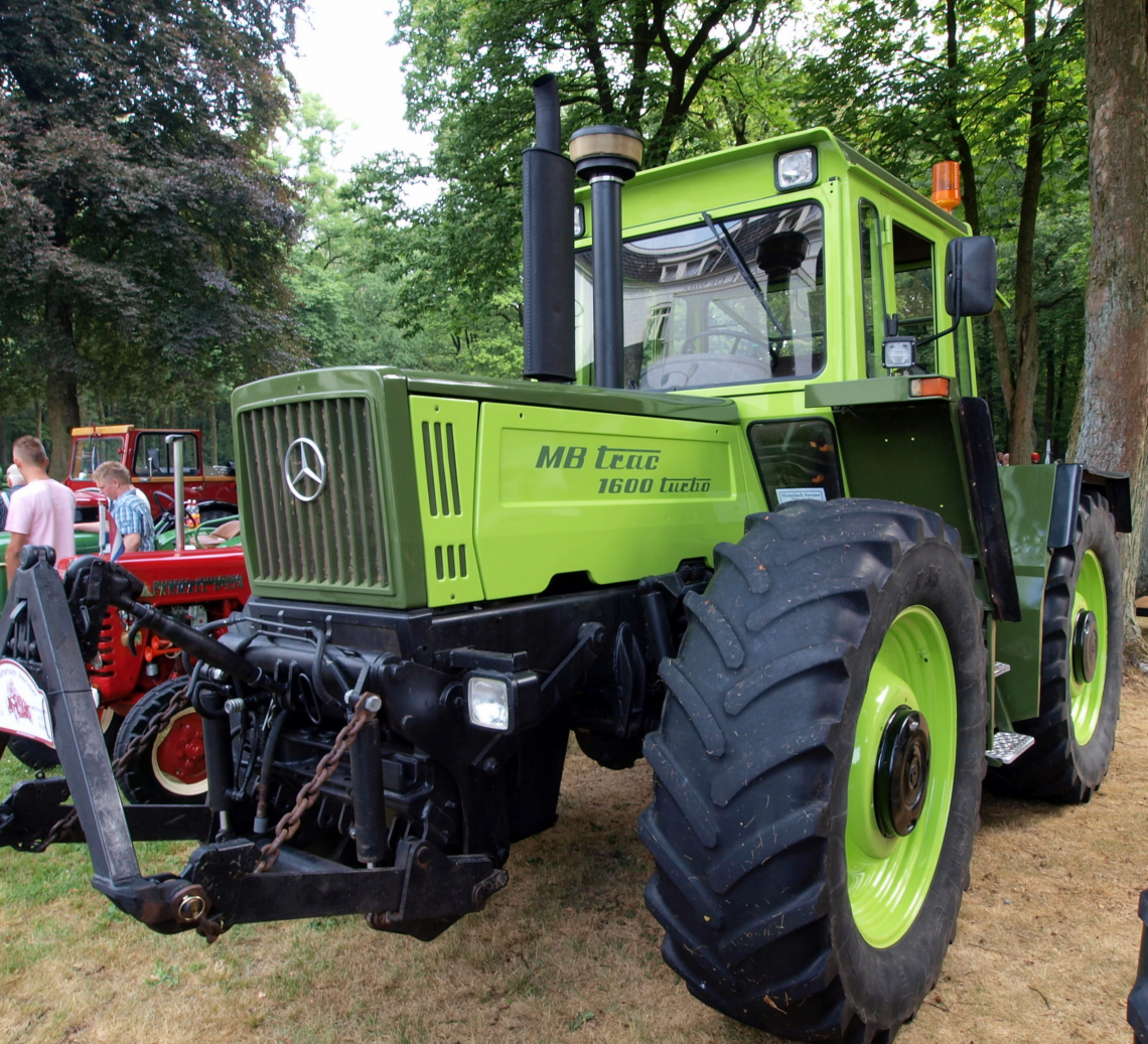 Mercedes Traktor Blank Meme Template