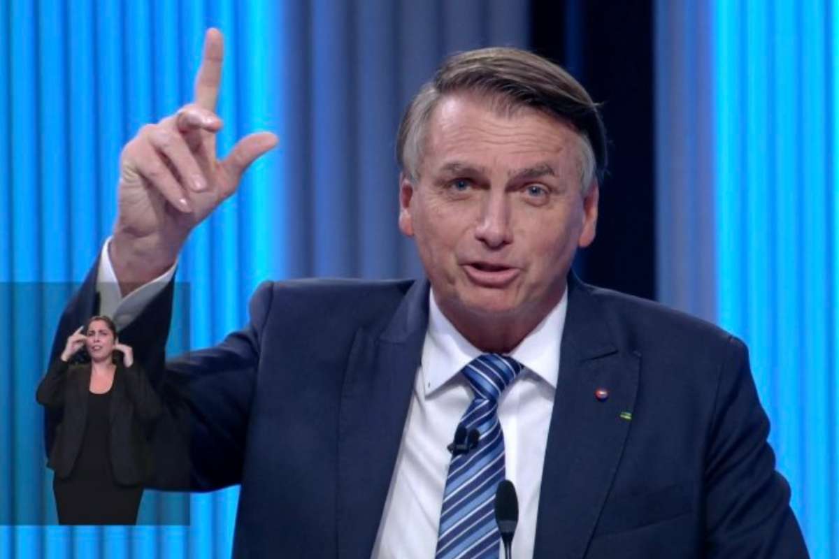 Jair Bolsonaro no debate Blank Meme Template