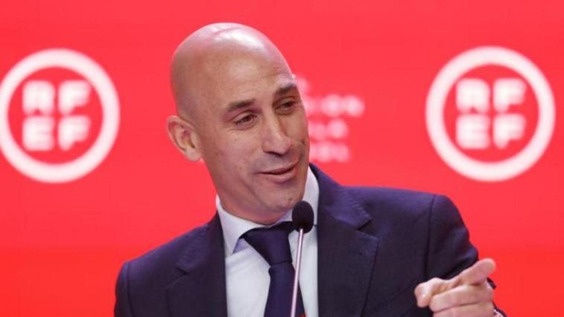 Rubiales dimision Blank Meme Template