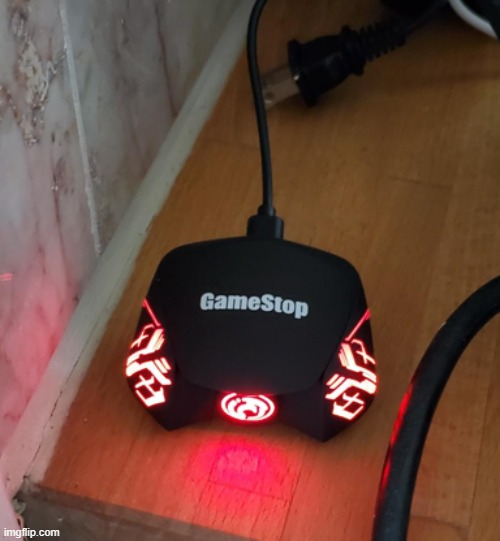 Got my cool GameStop buds just now! Charging has pulsing red. Charged