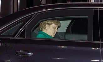 High Quality Merkel w drodze na Lampeduzę Blank Meme Template