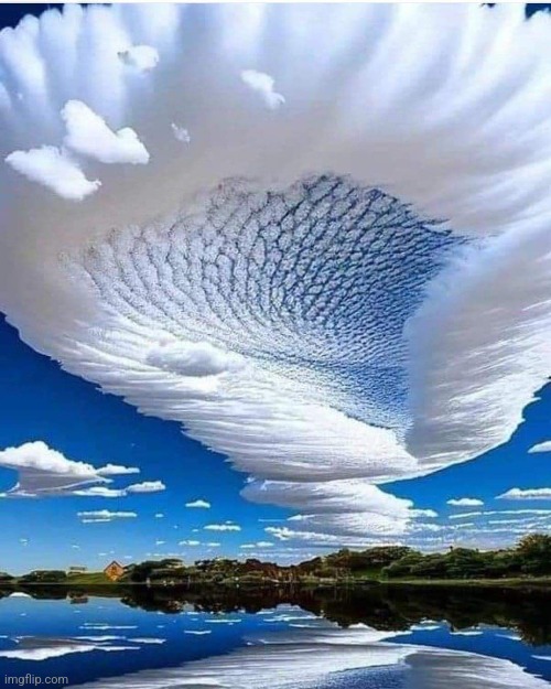 Strangely Beautiful Cloud | image tagged in clouds,beautiful nature,awesome,photography | made w/ Imgflip meme maker