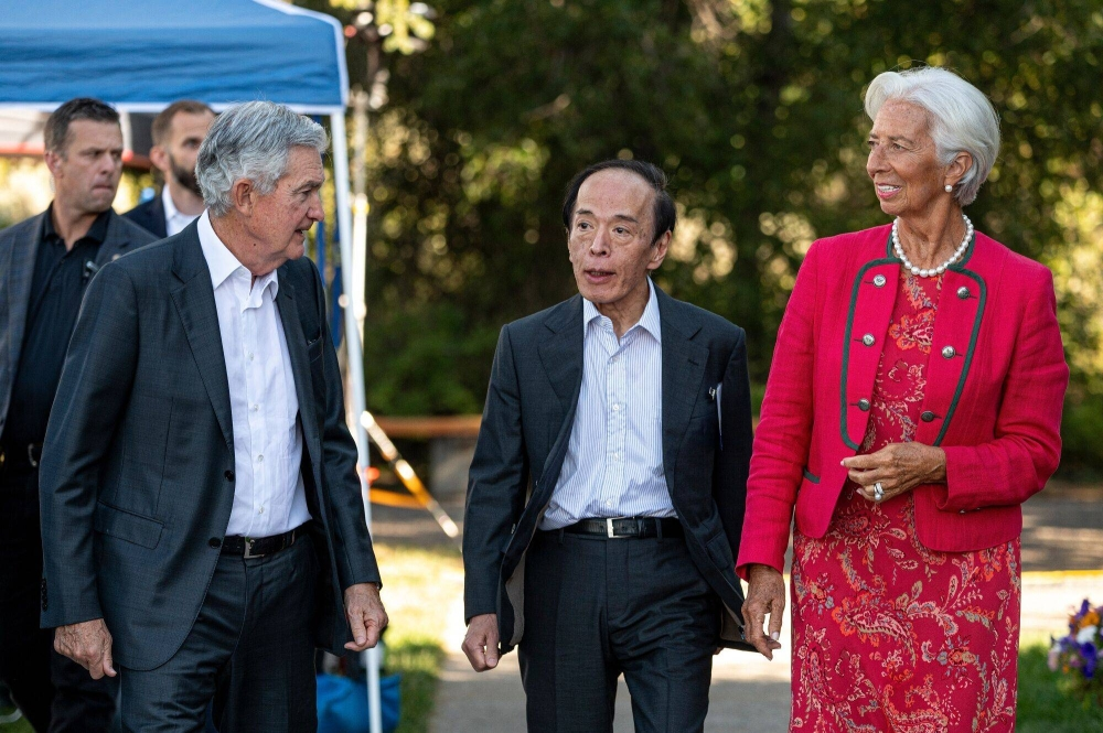 High Quality Powell talking to Ueda and Lagarde Blank Meme Template
