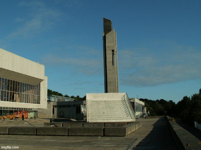 that monument looks... familiar | made w/ Imgflip meme maker