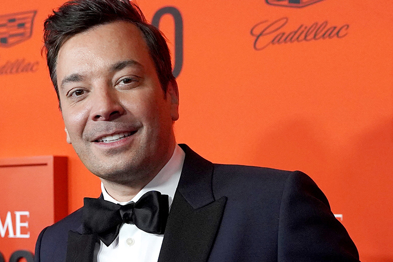 High Quality Jimmy Fallon Apologizes to 'Tonight Show' Team After Article Blank Meme Template