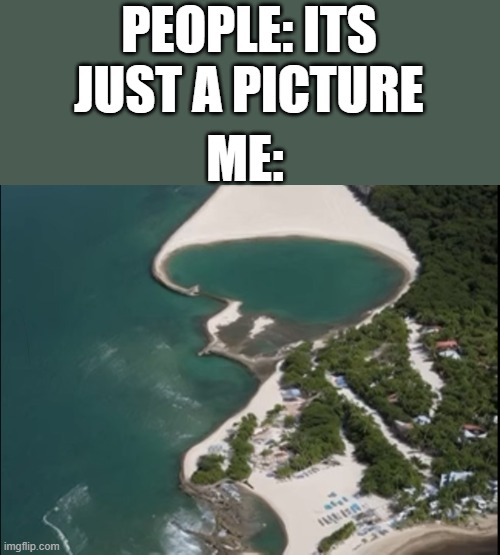 dont squint oyur eyes | PEOPLE: ITS JUST A PICTURE; ME: | image tagged in smurf,cat | made w/ Imgflip meme maker