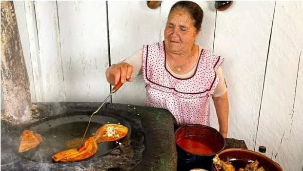 Señora ya están mis enchiladas Blank Meme Template