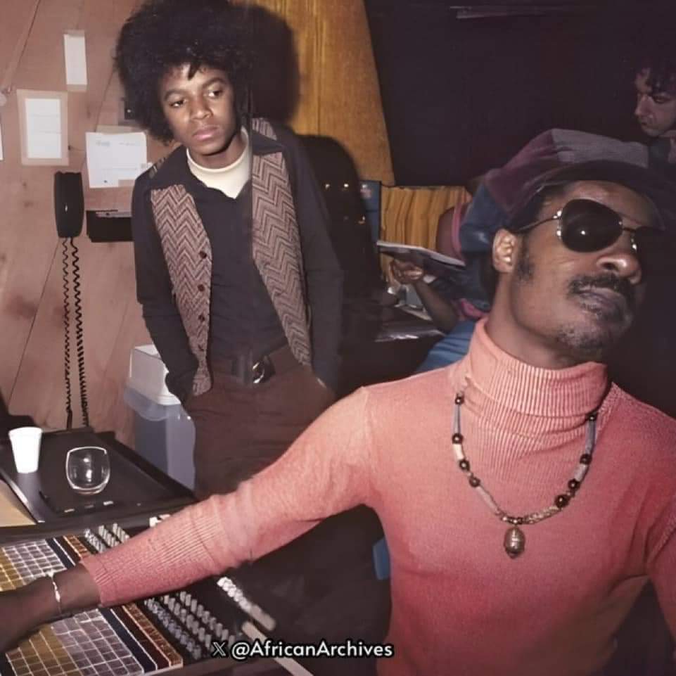 Michael Jackson thinking "How tf is this man making beats?" Blank Meme Template