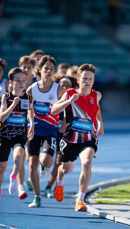 Brendan Armstrong NSW Athletics Juniors 2022 800m Pack Lead | image tagged in nswathletics | made w/ Imgflip meme maker