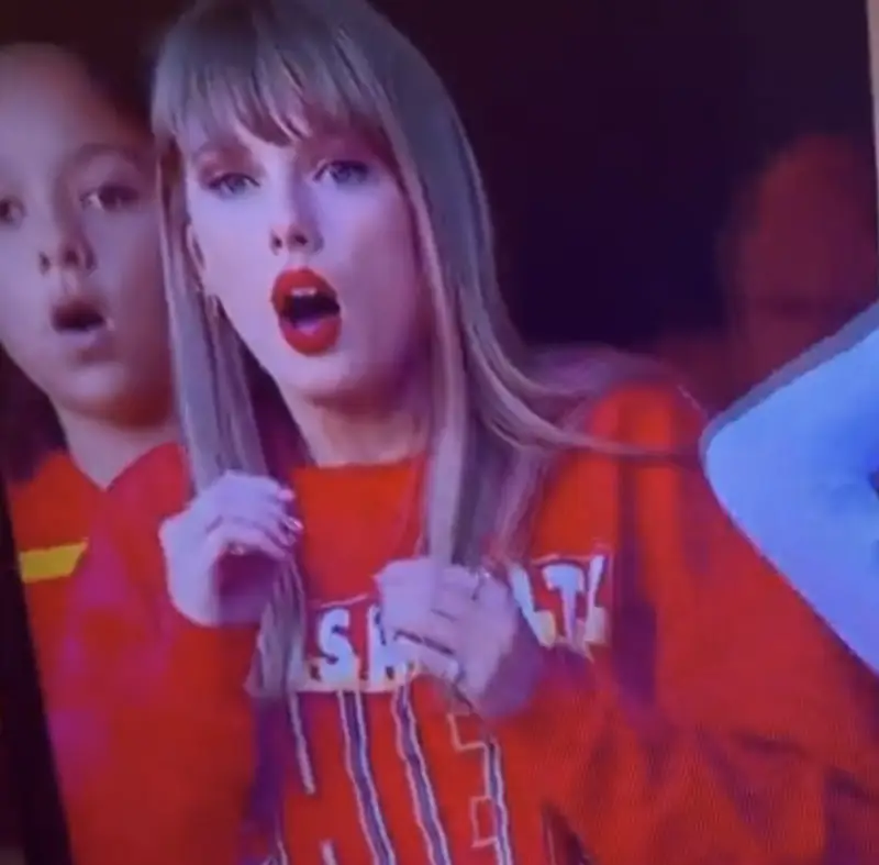 High Quality Taylor Swift Scared Blank Meme Template