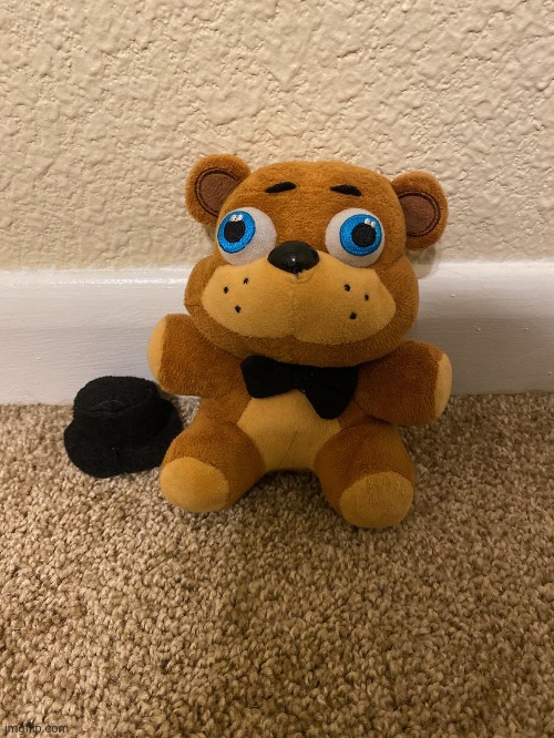 MY FRIEND JUST TEXTED ME THIS PLUSHIE SHE HAS | image tagged in fnaf | made w/ Imgflip meme maker