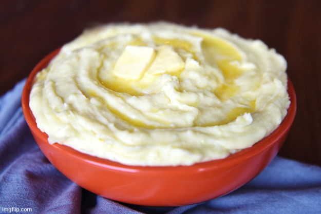 I ea mashes poshtatoes | image tagged in bowl of mashed potatoes | made w/ Imgflip meme maker