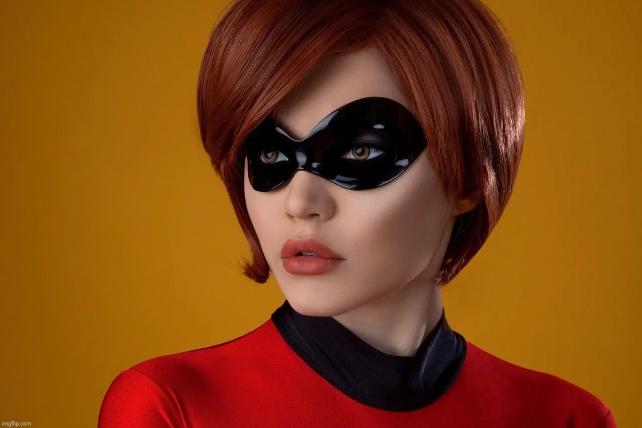 Elasticgirl Cosplay | image tagged in elasticgirl,cosplay | made w/ Imgflip meme maker