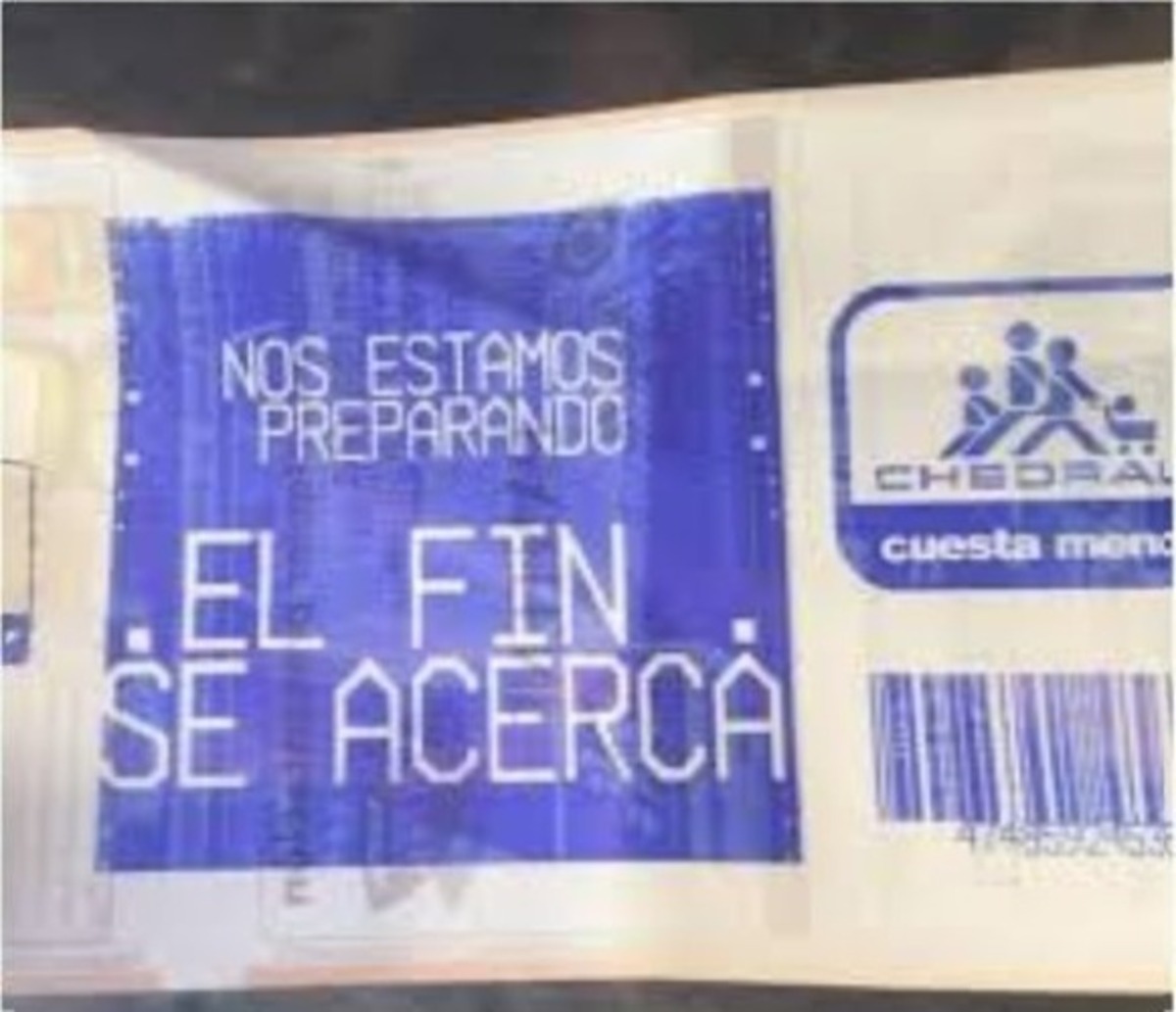 High Quality Chedraui el fin está cerca Blank Meme Template