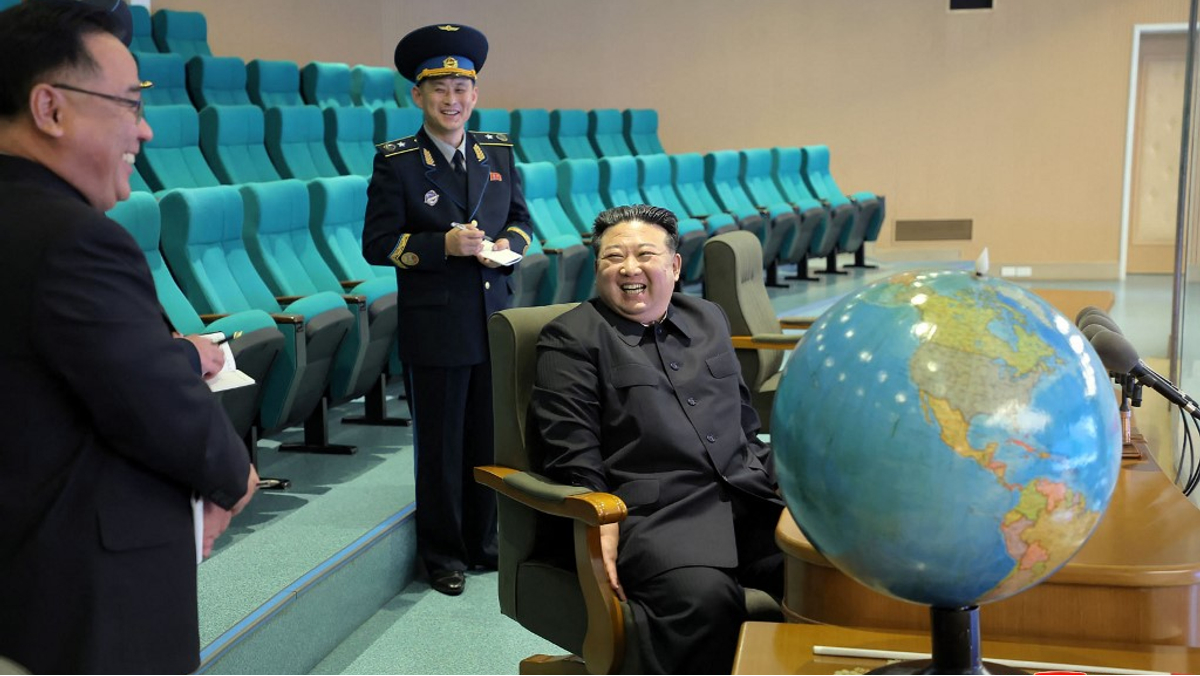 Kim Dzong Un globe Blank Meme Template