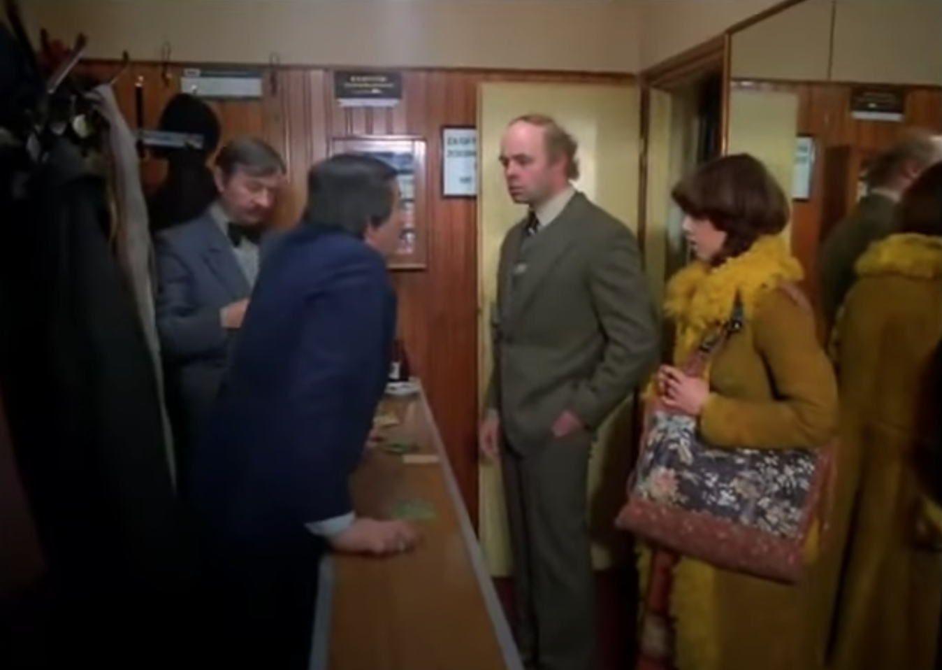 płaszcz Blank Meme Template