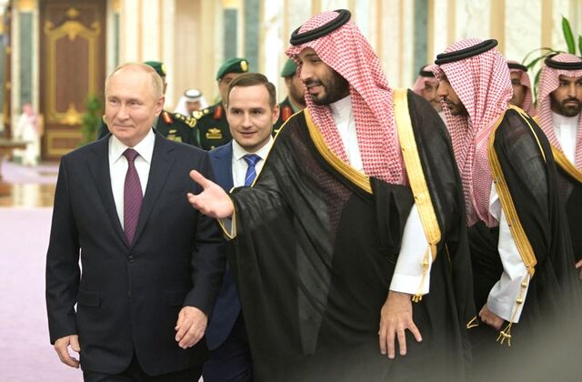 High Quality Vladimir Putin visit Saudi Arabia Blank Meme Template