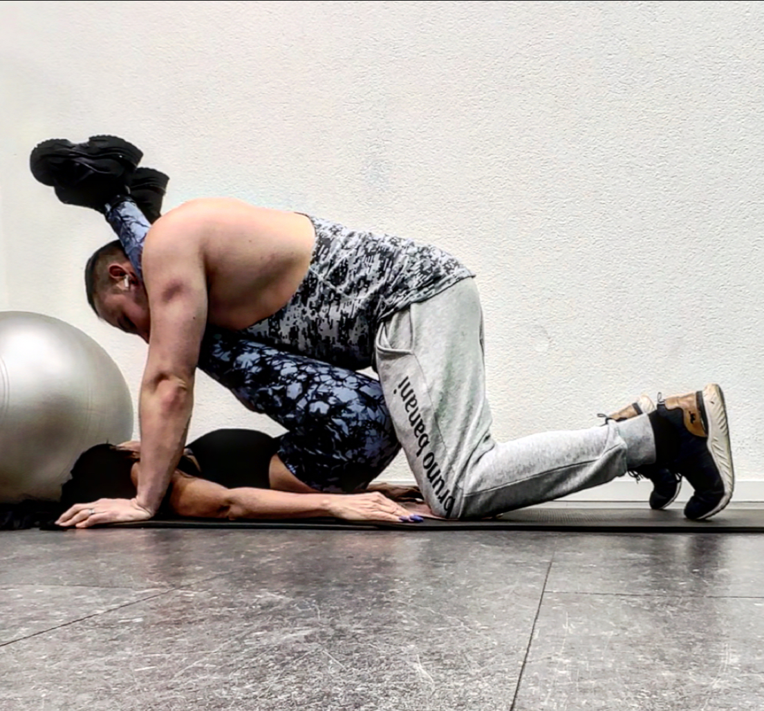 Everone knows that one Personaltrainer ?? Blank Meme Template