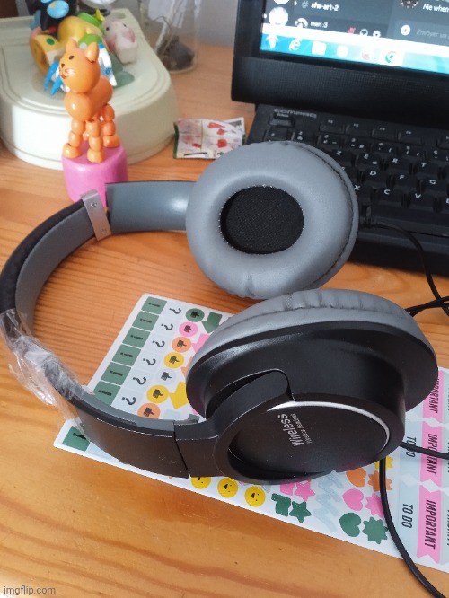 my headphones r on fucking life support womp womp | made w/ Imgflip meme maker