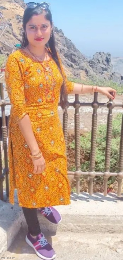 Hot indian girl | image tagged in hot indian girl | made w/ Imgflip meme maker