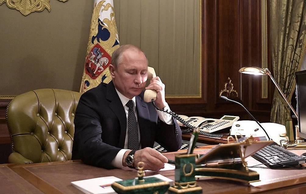 Putin phone desk Blank Meme Template