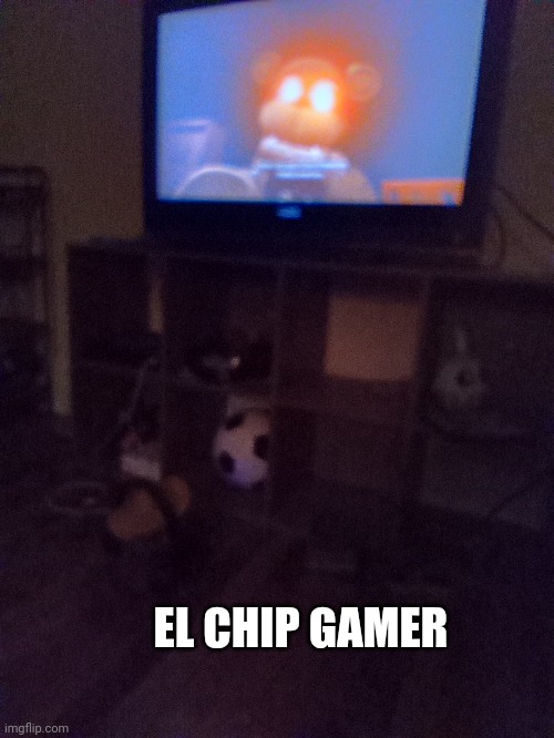 Live image of eddievr | EL CHIP GAMER | image tagged in fnaf,gamer,plush | made w/ Imgflip meme maker