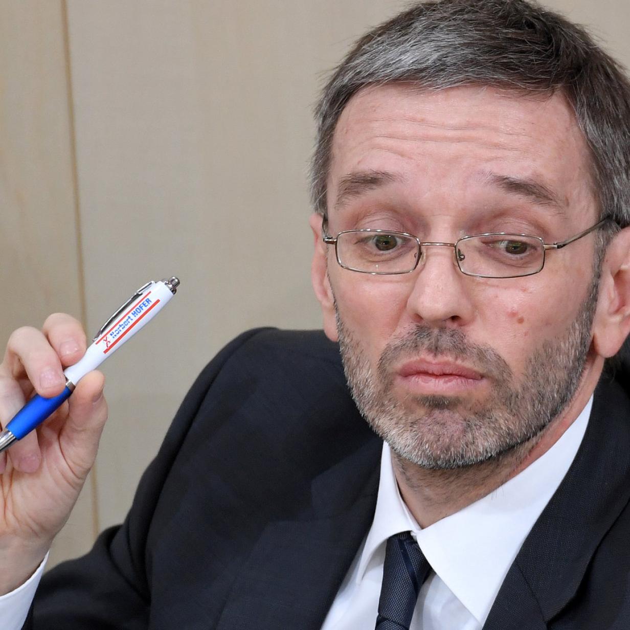 Kickts Kugelschreiber Blank Meme Template