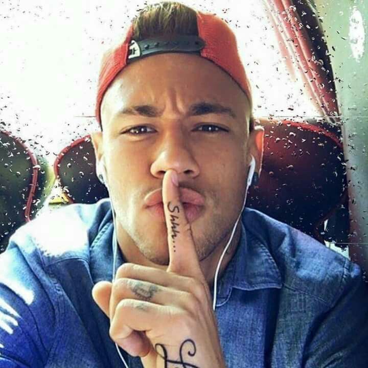 Nycolle e Maria Laura Blank Meme Template