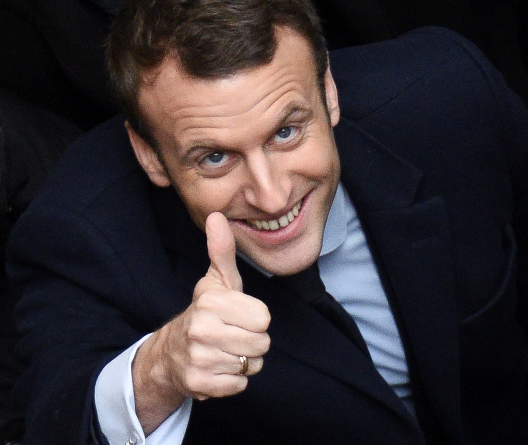 Macron approuve Blank Meme Template