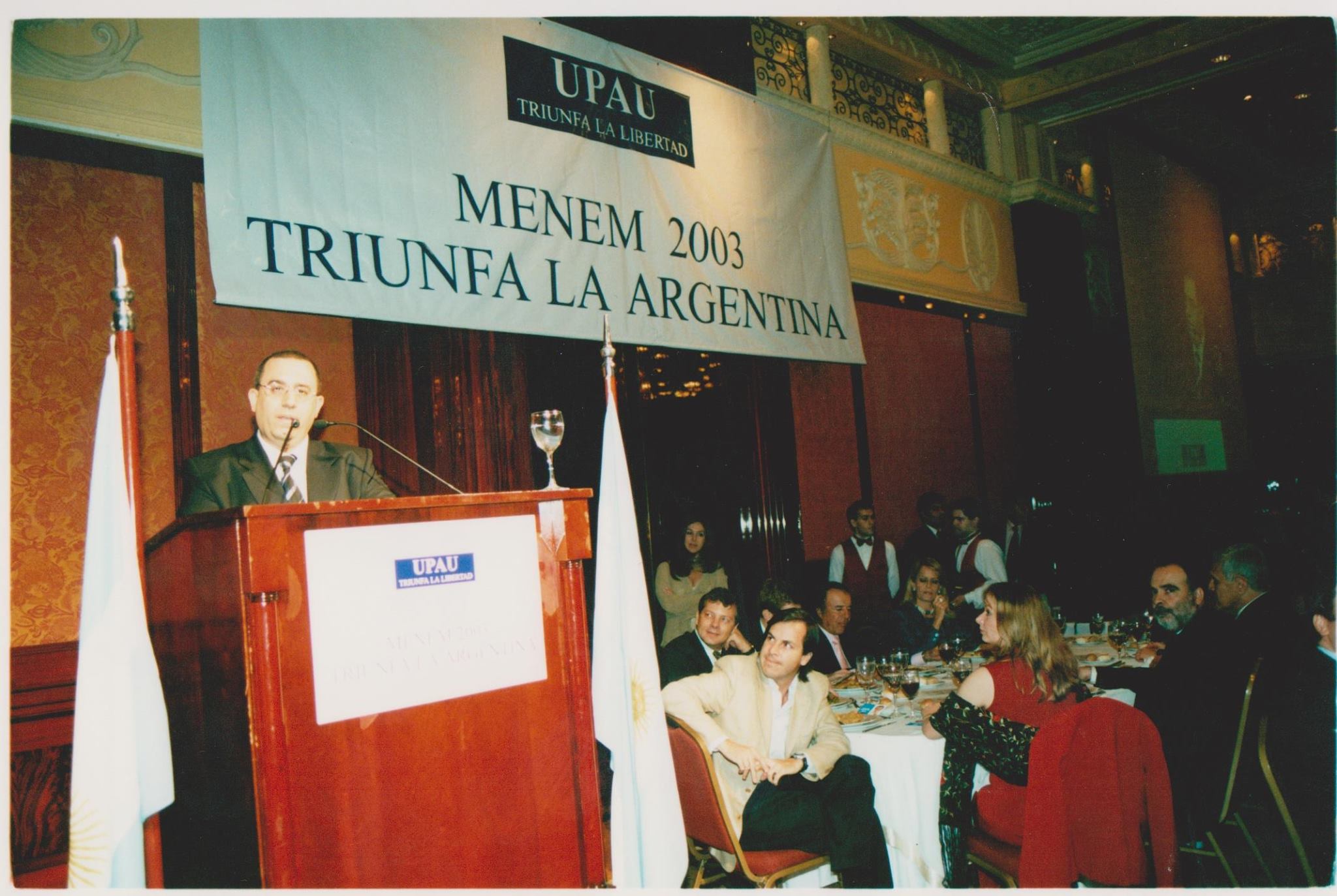 maslaton menem 2003 triunfa la argentina Blank Meme Template